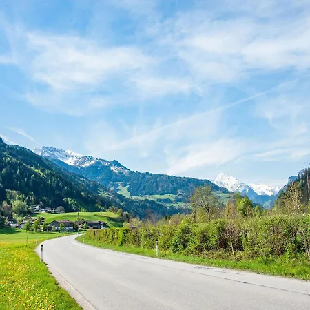 In Near Slopes Daire *