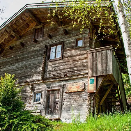 In Near Slopes Daire *